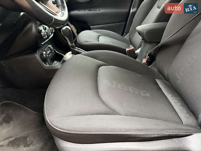 Позашляховик / Кросовер Jeep Renegade 2015 в Дніпрі фото 24 Позашляховик / Кросовер Jeep Renegade 2015 в Дніпрі