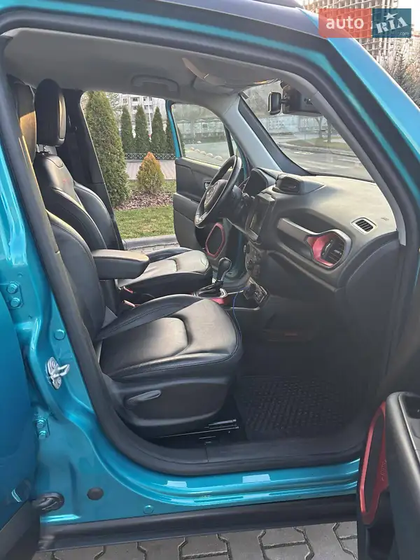 Jeep Renegade 2021 VIN ZACNJDC13MPM13834 фото оголошення 17 з 78