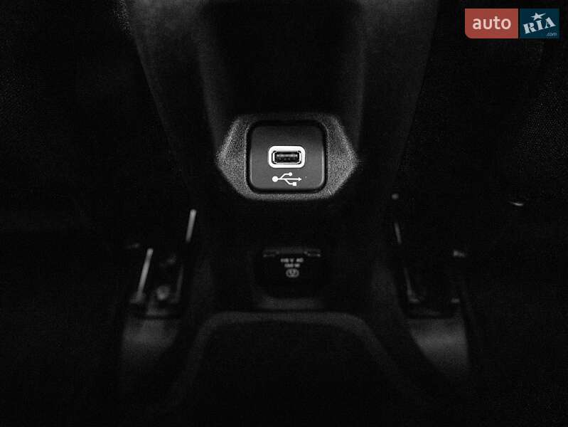 Внедорожник / Кроссовер Jeep Renegade 2020 в Киеве