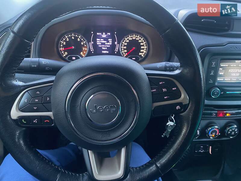 Внедорожник / Кроссовер Jeep Renegade 2016 в Киеве