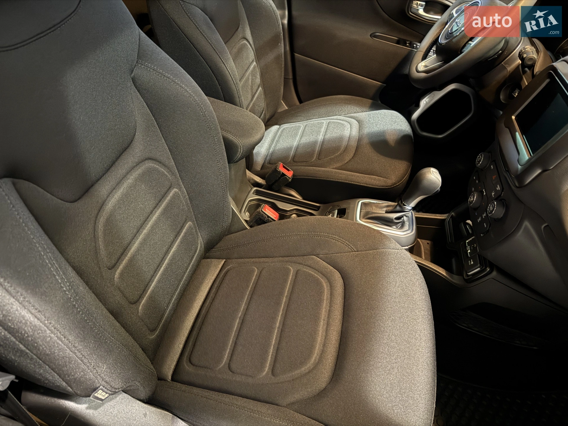 2021 Jeep Renegade - мініатюра 24