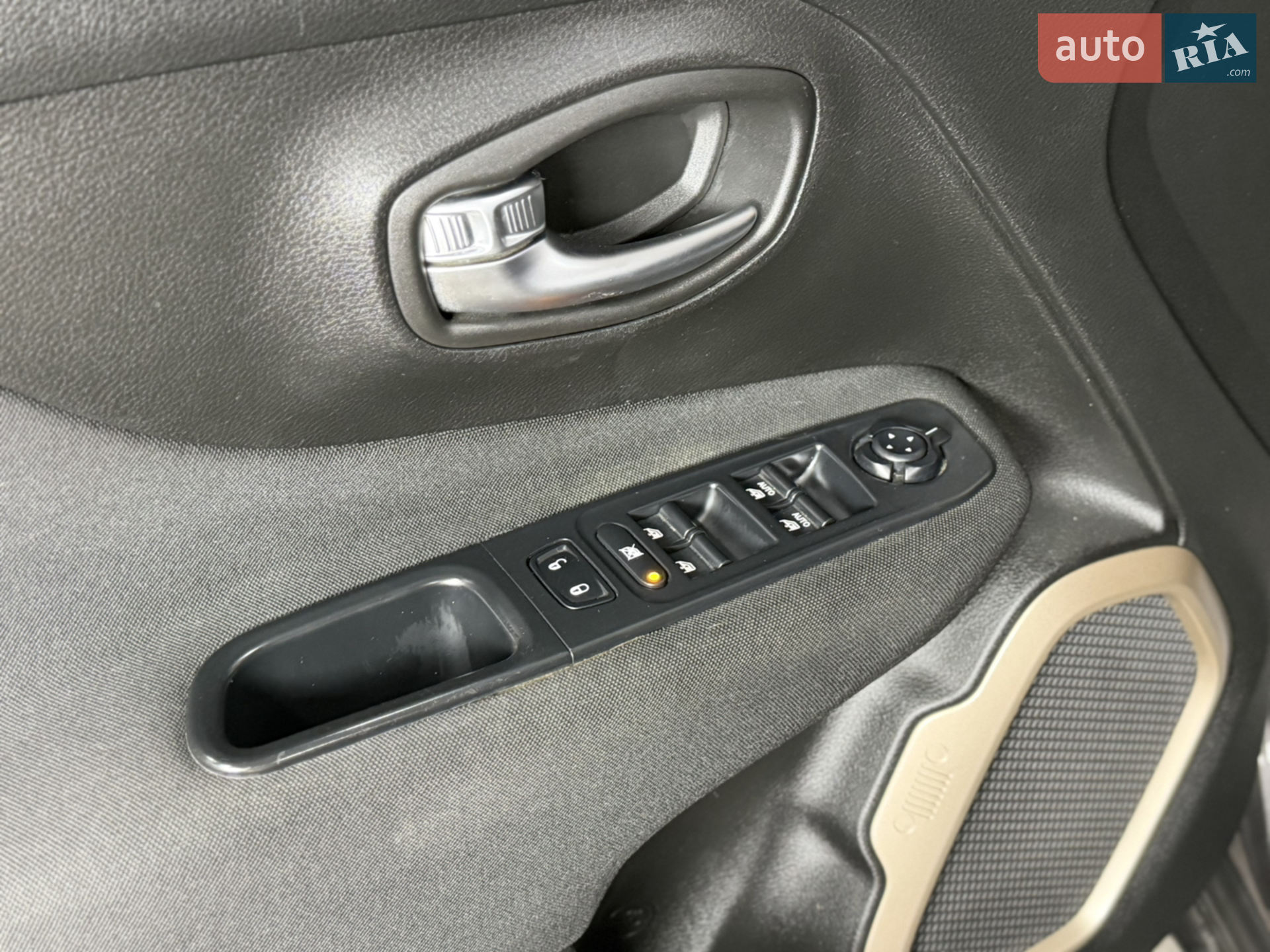 2016 Jeep Renegade - мініатюра 30