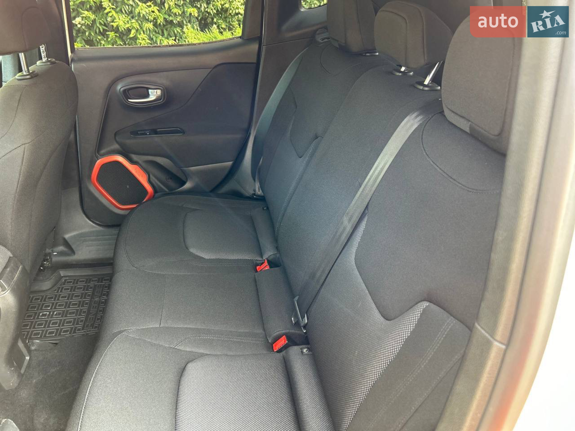 2018 Jeep Renegade - мініатюра 2