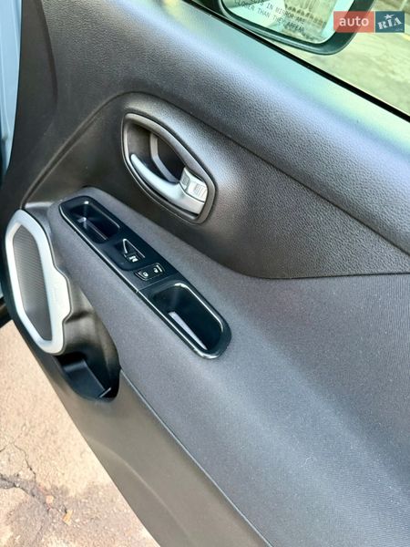 Внедорожник / Кроссовер Jeep Renegade 2018 в Лубнах