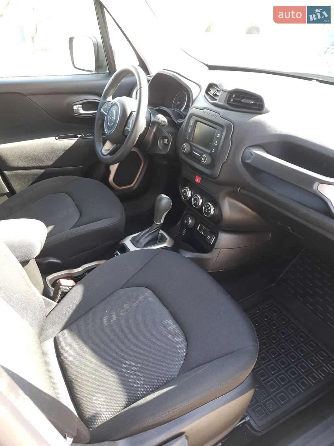 2017 Jeep Renegade - мініатюра 13