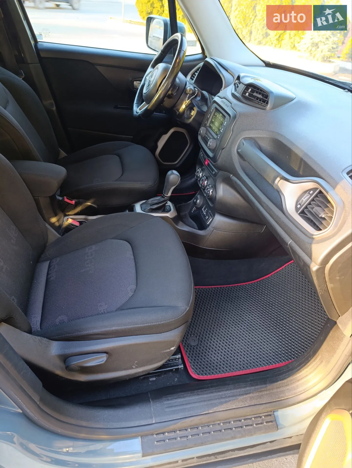 2016 Jeep Renegade - мініатюра 21