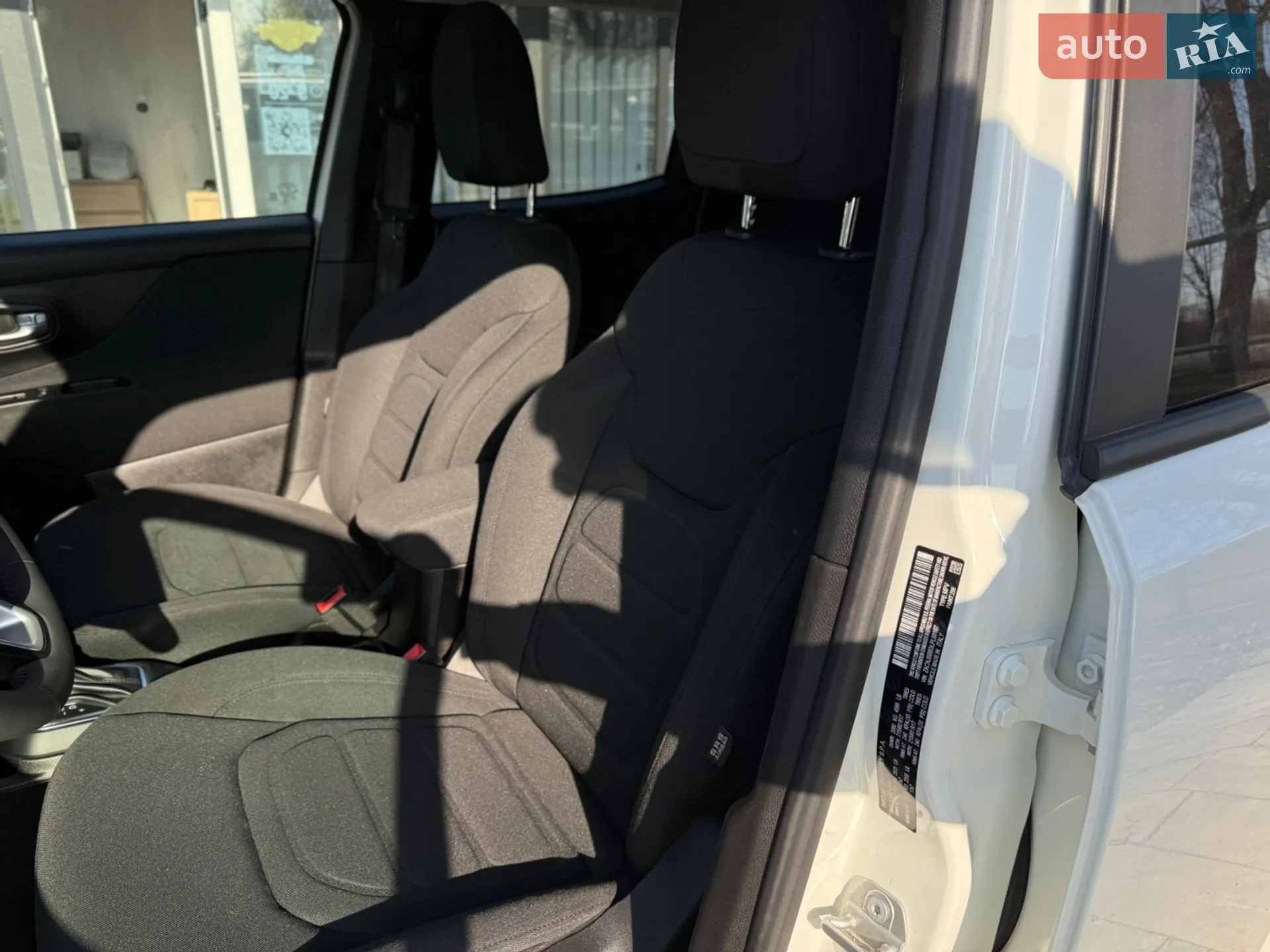 2020 Jeep Renegade - мініатюра 12