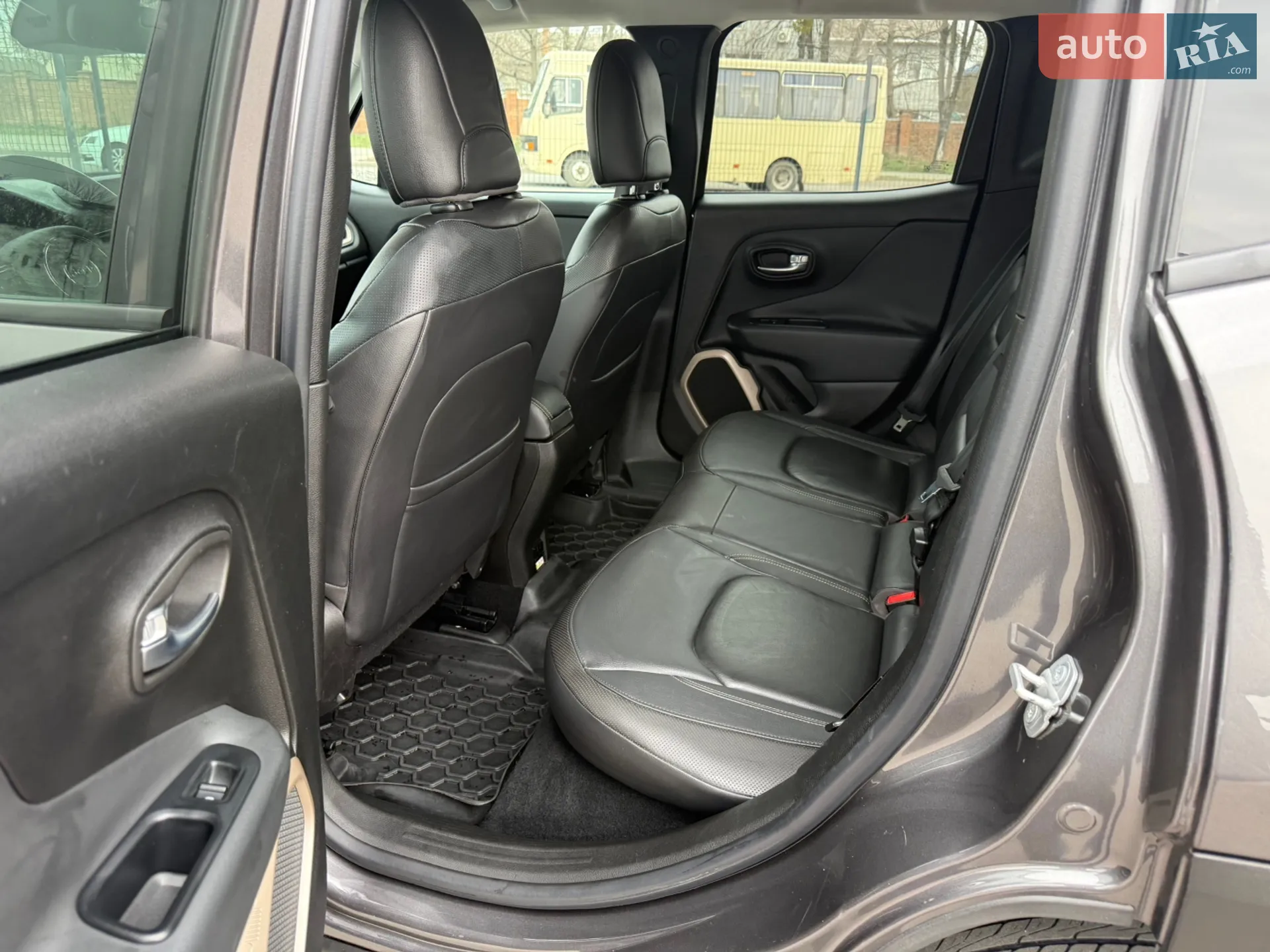 2016 Jeep Renegade - мініатюра 13