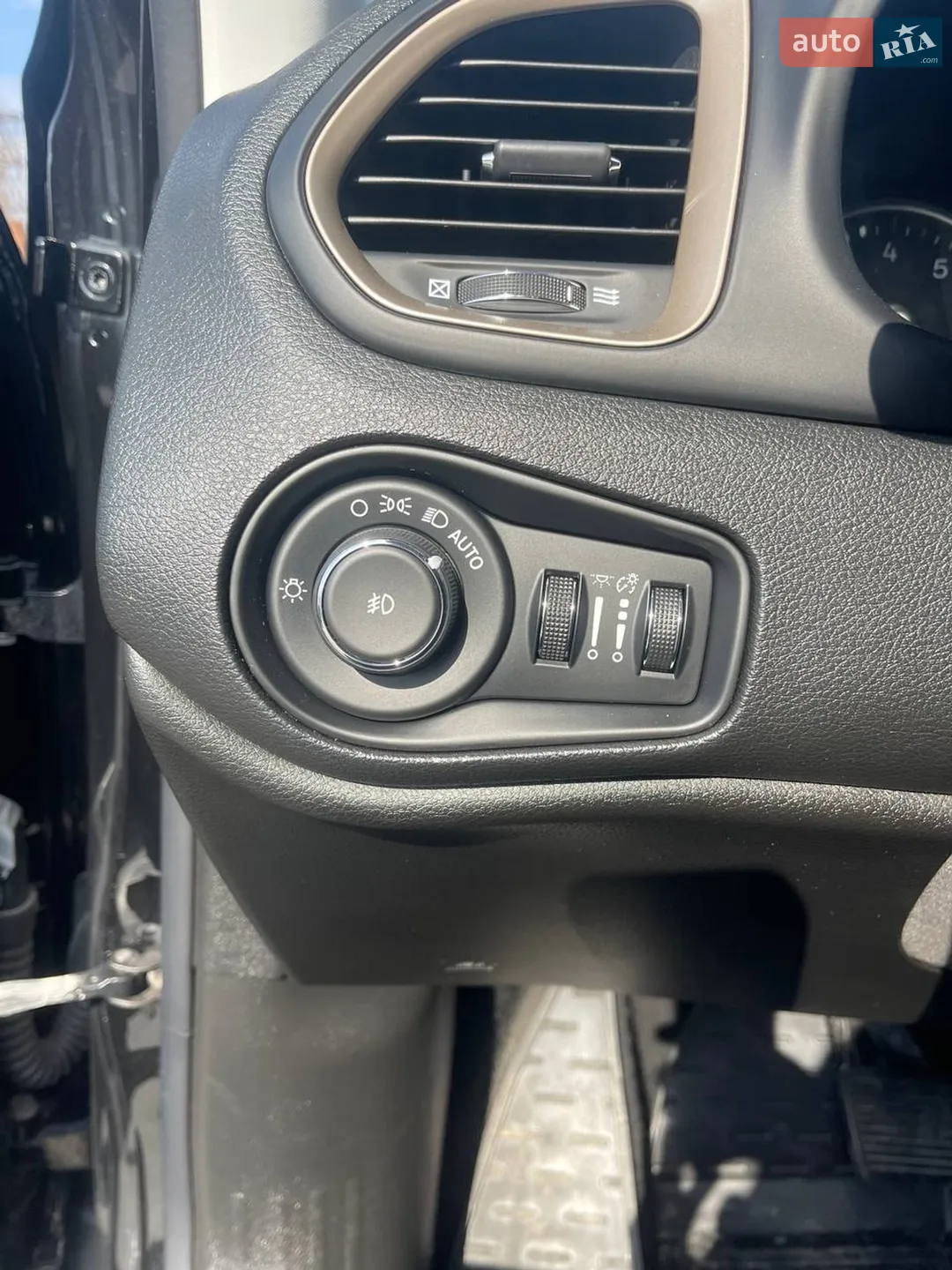 2015 Jeep Renegade - мініатюра 14
