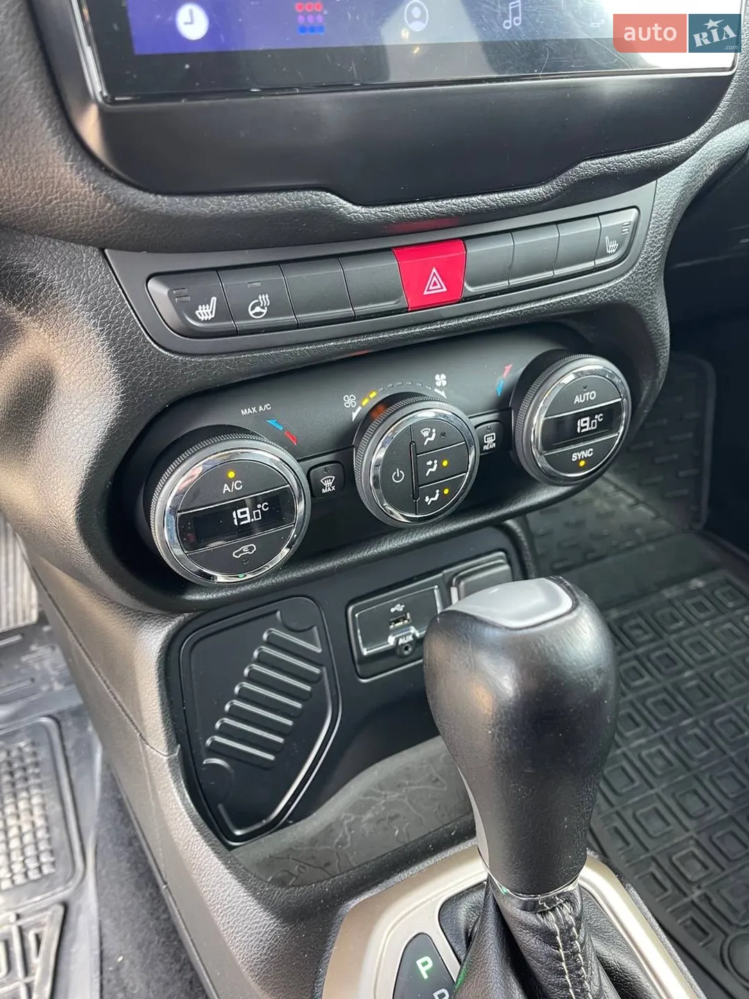 2015 Jeep Renegade - мініатюра 21