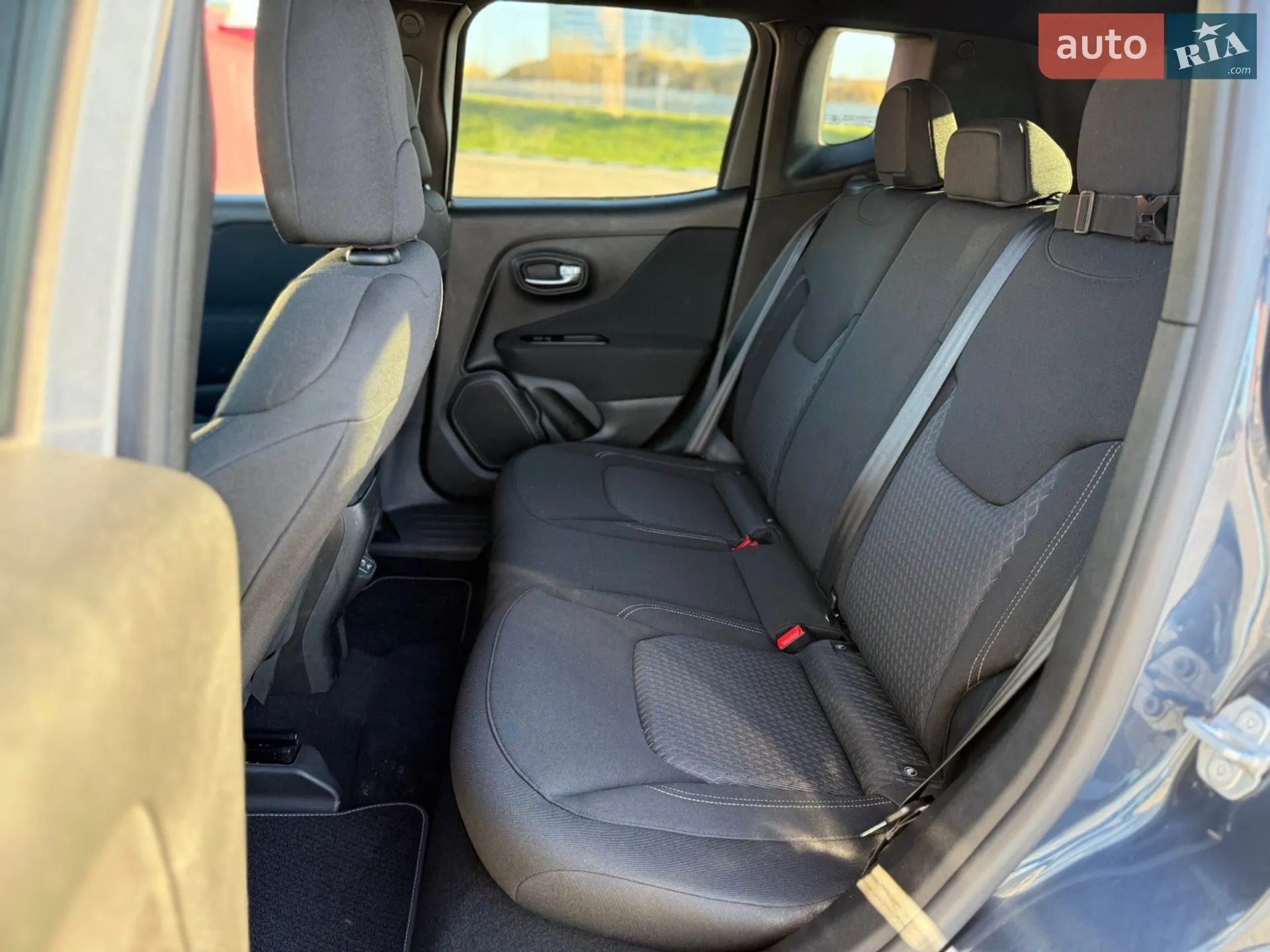 2020 Jeep Renegade - мініатюра 35