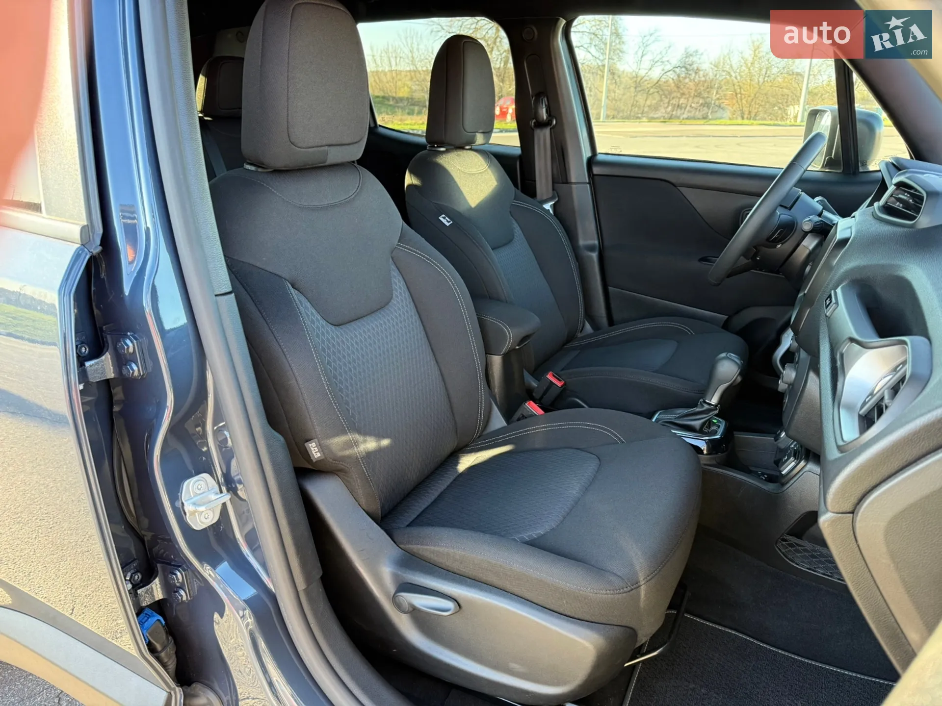 2020 Jeep Renegade - мініатюра 40