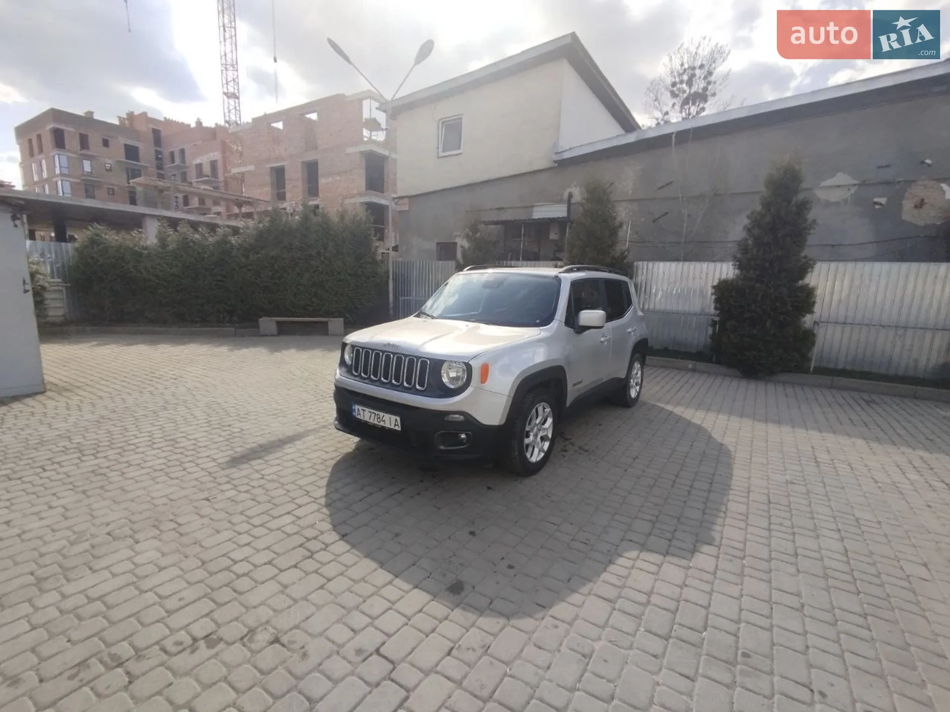 2017 Jeep Renegade - мініатюра 2