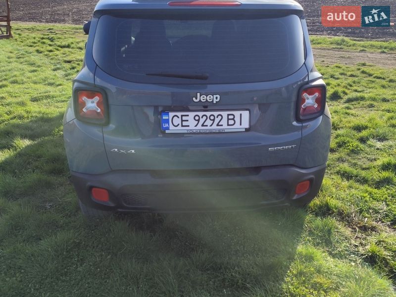 Внедорожник / Кроссовер Jeep Renegade 2016 в Черновцах