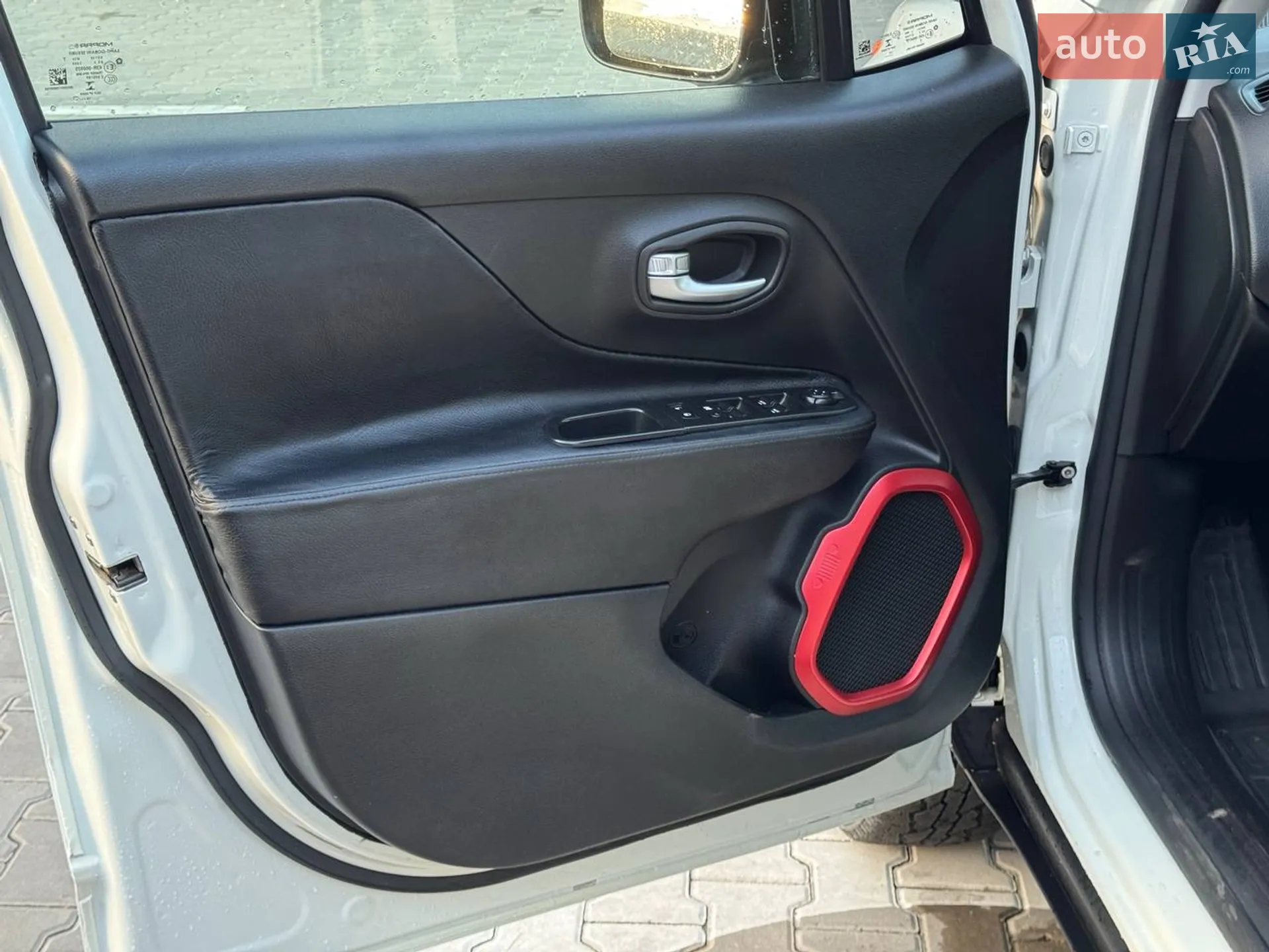 2015 Jeep Renegade - мініатюра 24