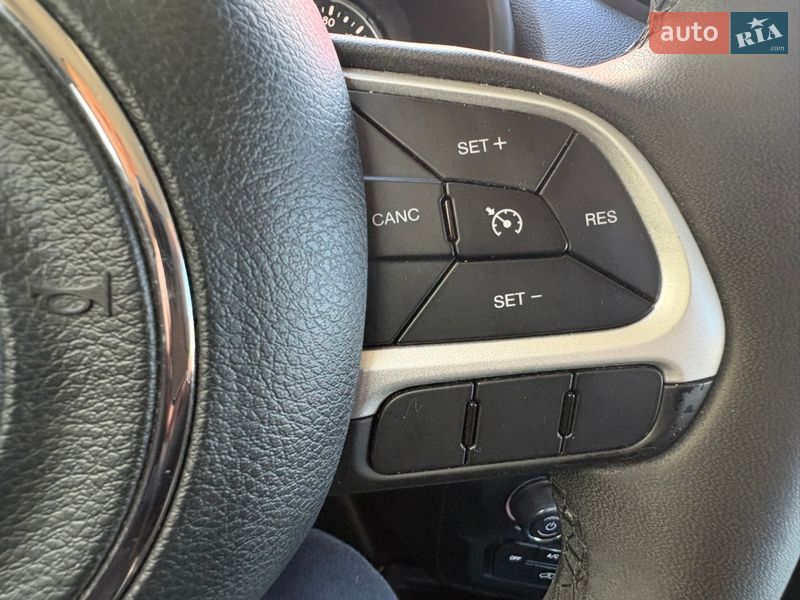 Внедорожник / Кроссовер Jeep Renegade 2019 в Киеве фото 24 Внедорожник / Кроссовер Jeep Renegade 2019 в Киеве