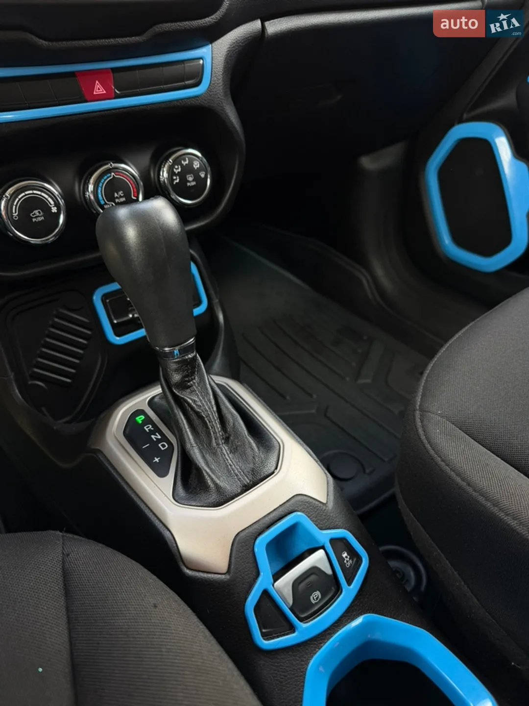 2015 Jeep Renegade - мініатюра 18