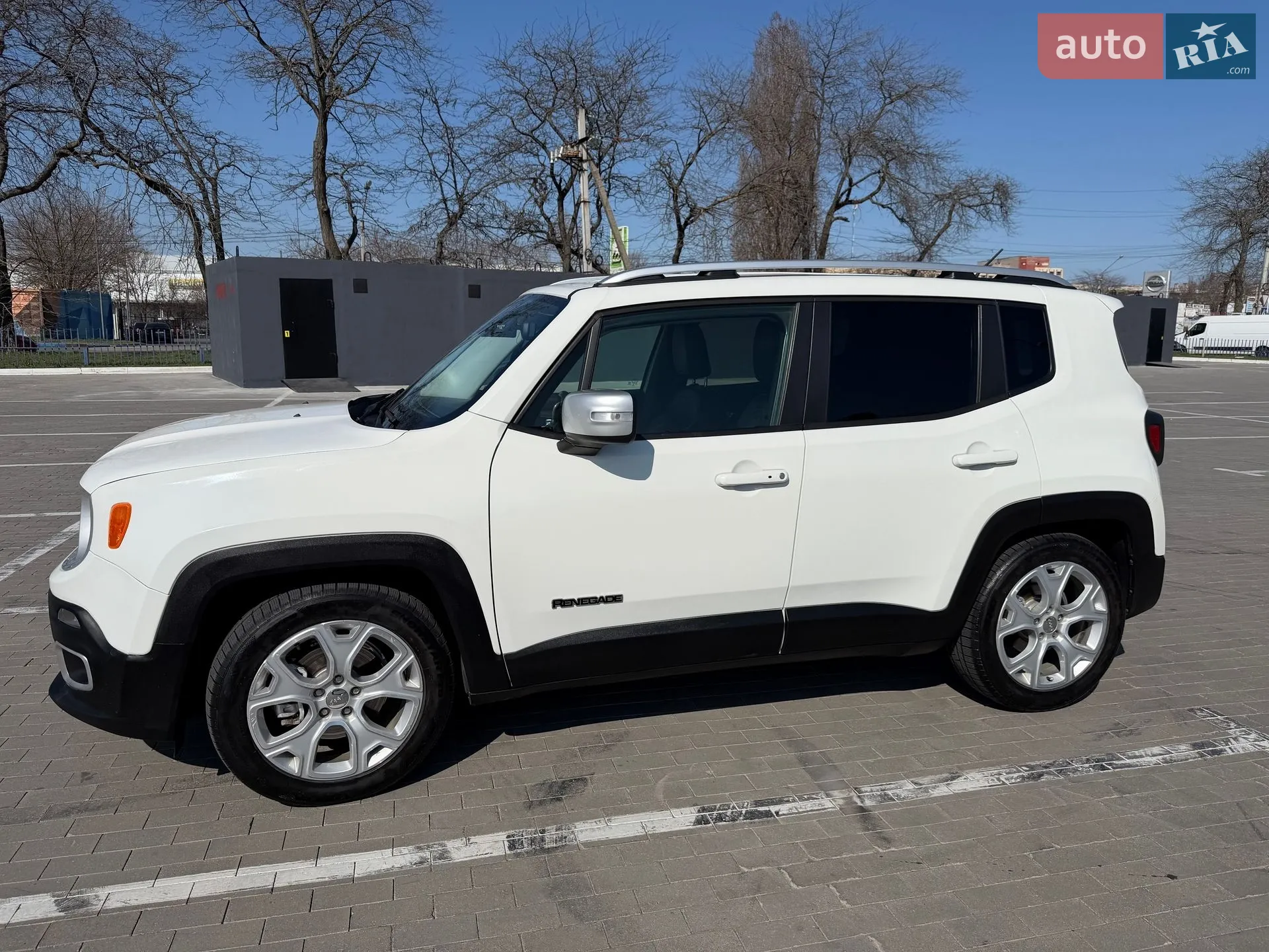 2017 Jeep Renegade - мініатюра 2