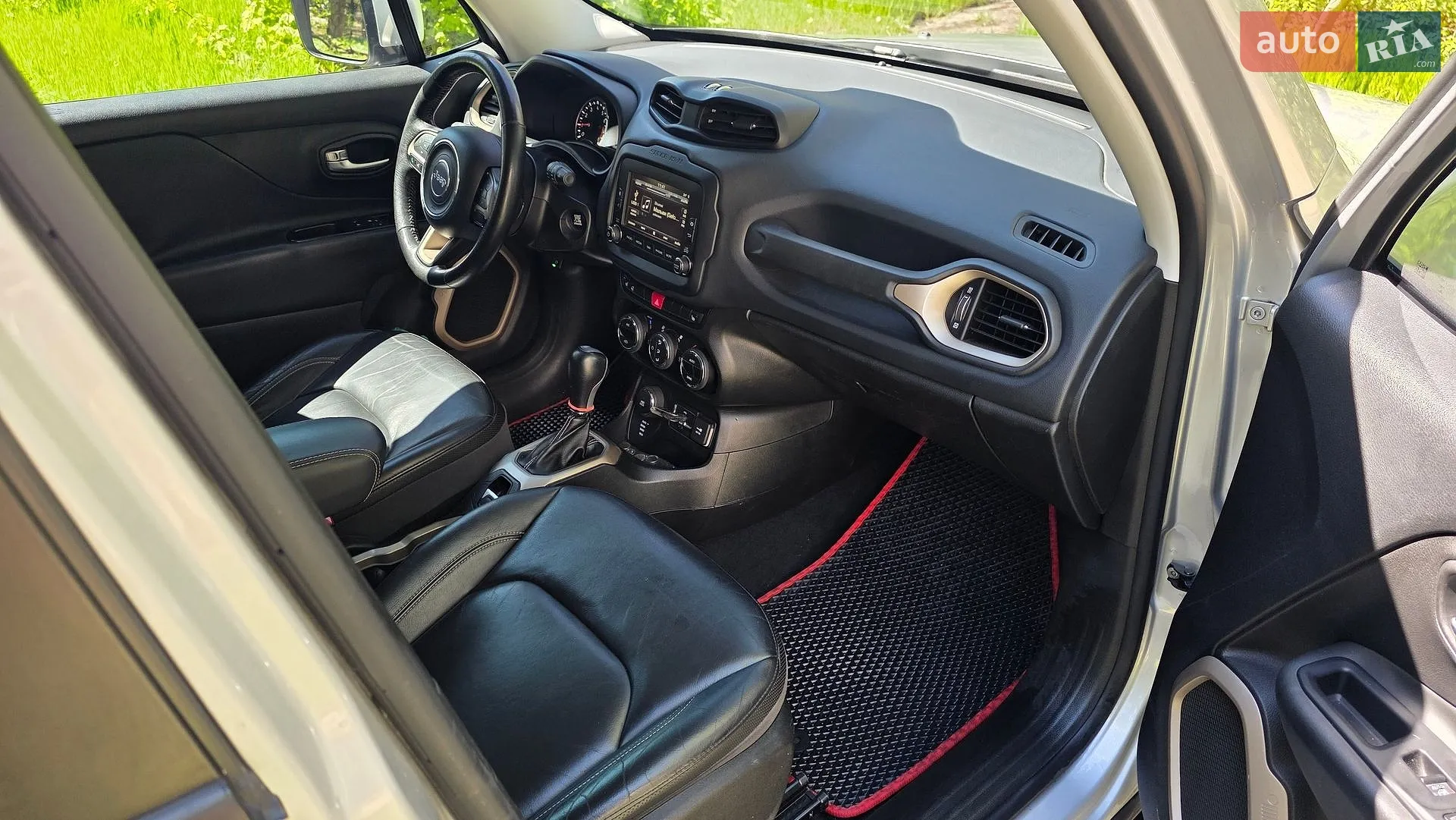 2015 Jeep Renegade - мініатюра 16