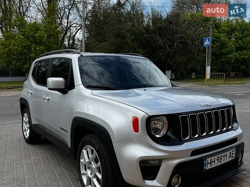 Jeep Renegade 2018 VIN ZACCJBBB2JPJ21979 фото оголошення 9 з 49
