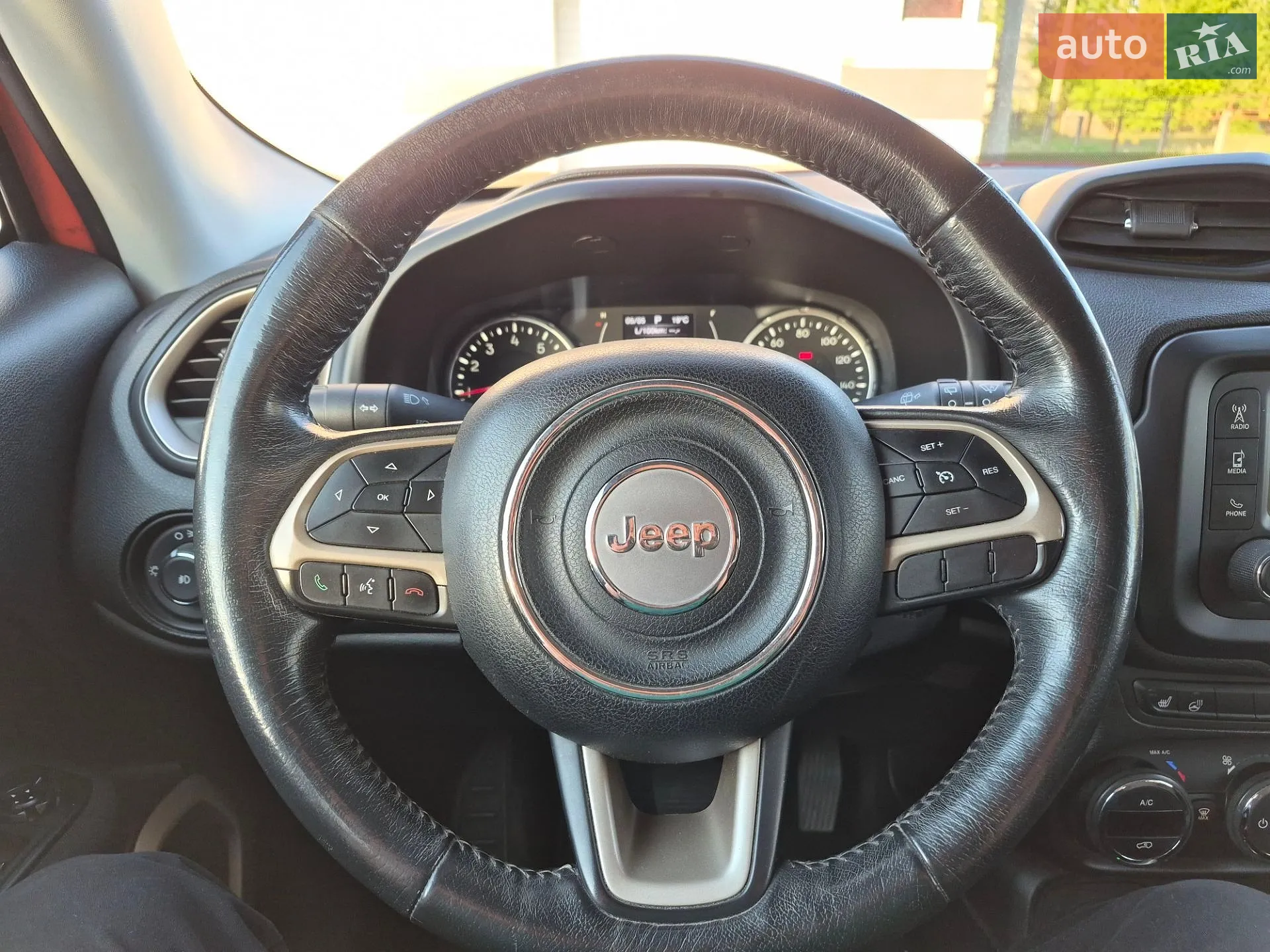 2015 Jeep Renegade - мініатюра 16