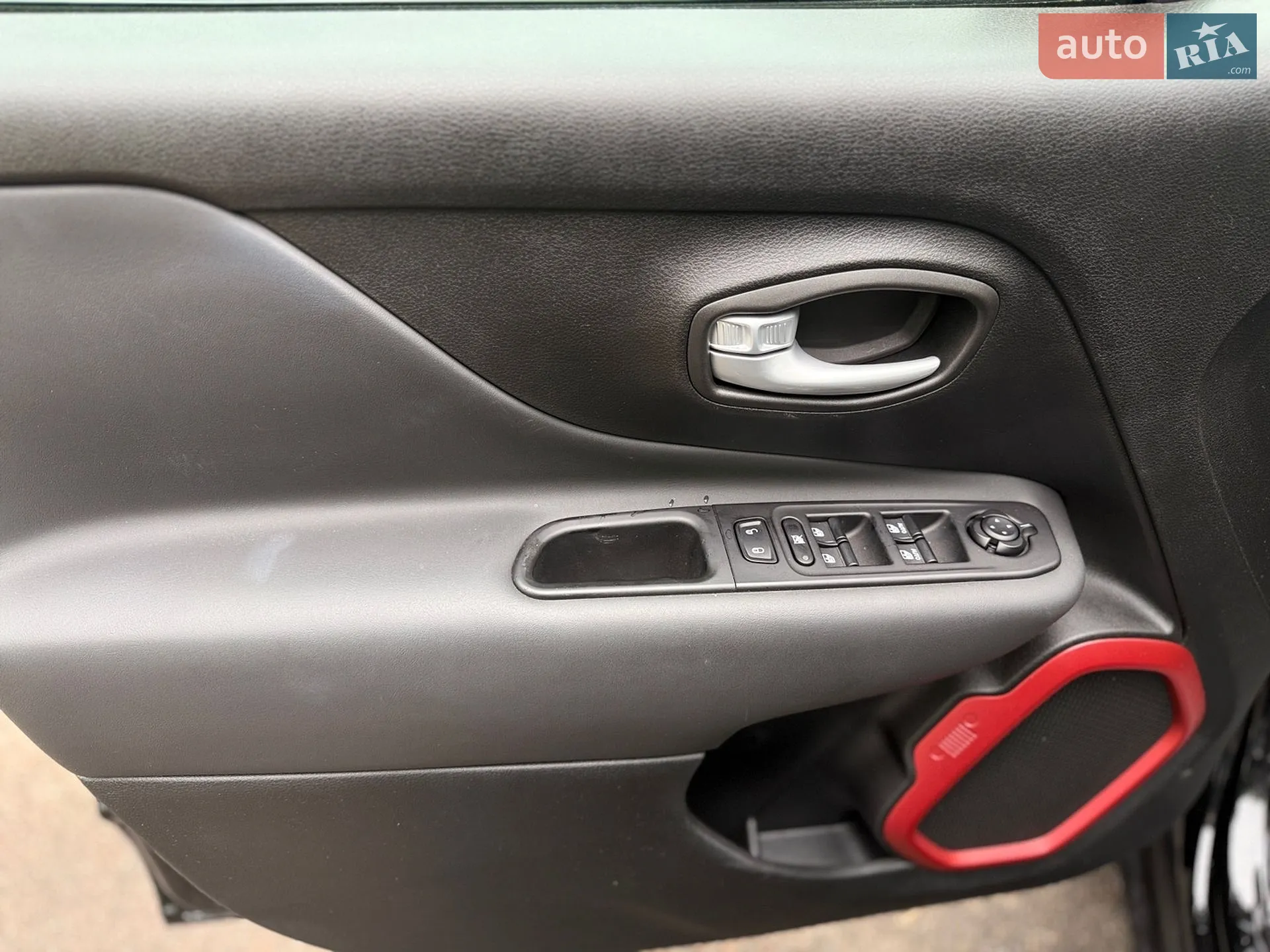 2023 Jeep Renegade - мініатюра 16