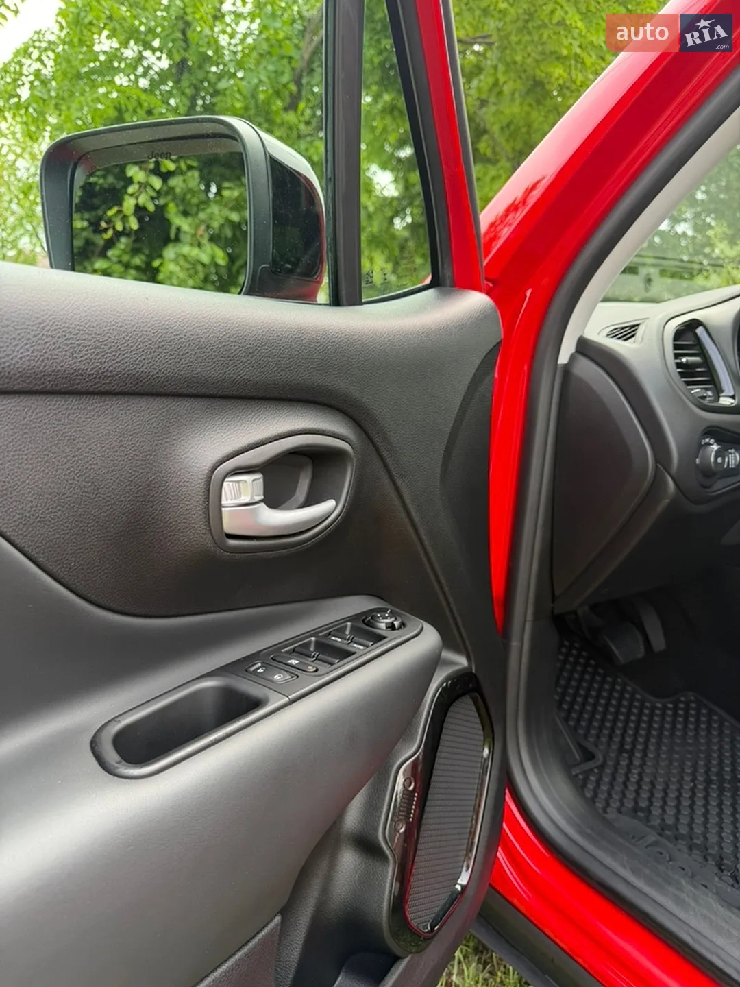 2023 Jeep Renegade - мініатюра 12