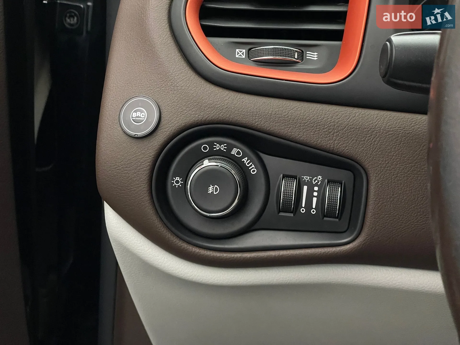 2015 Jeep Renegade - мініатюра 15