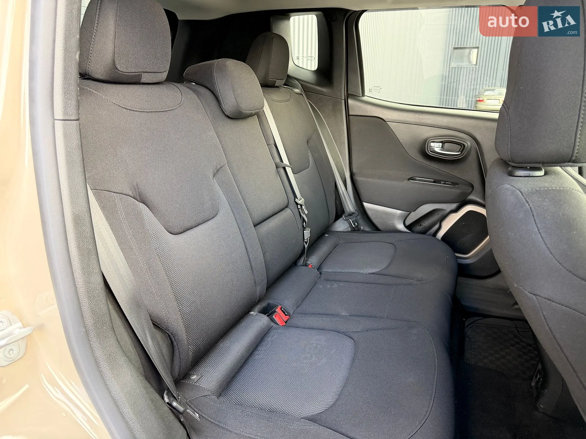 2016 Jeep Renegade - мініатюра 12