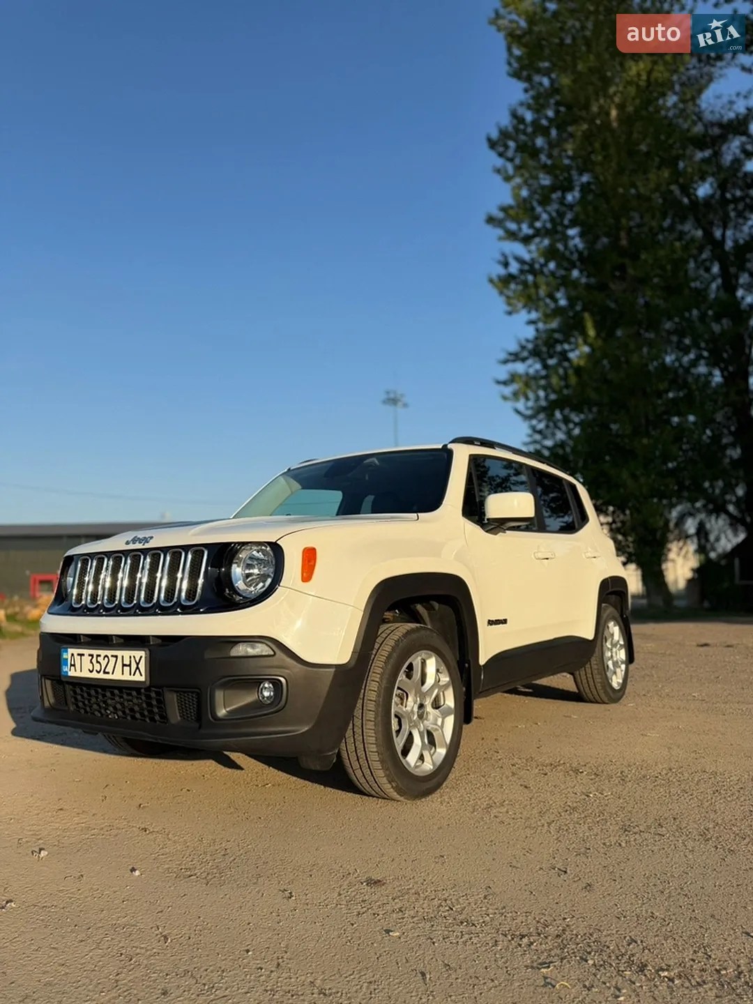 2015 Jeep Renegade - мініатюра 2