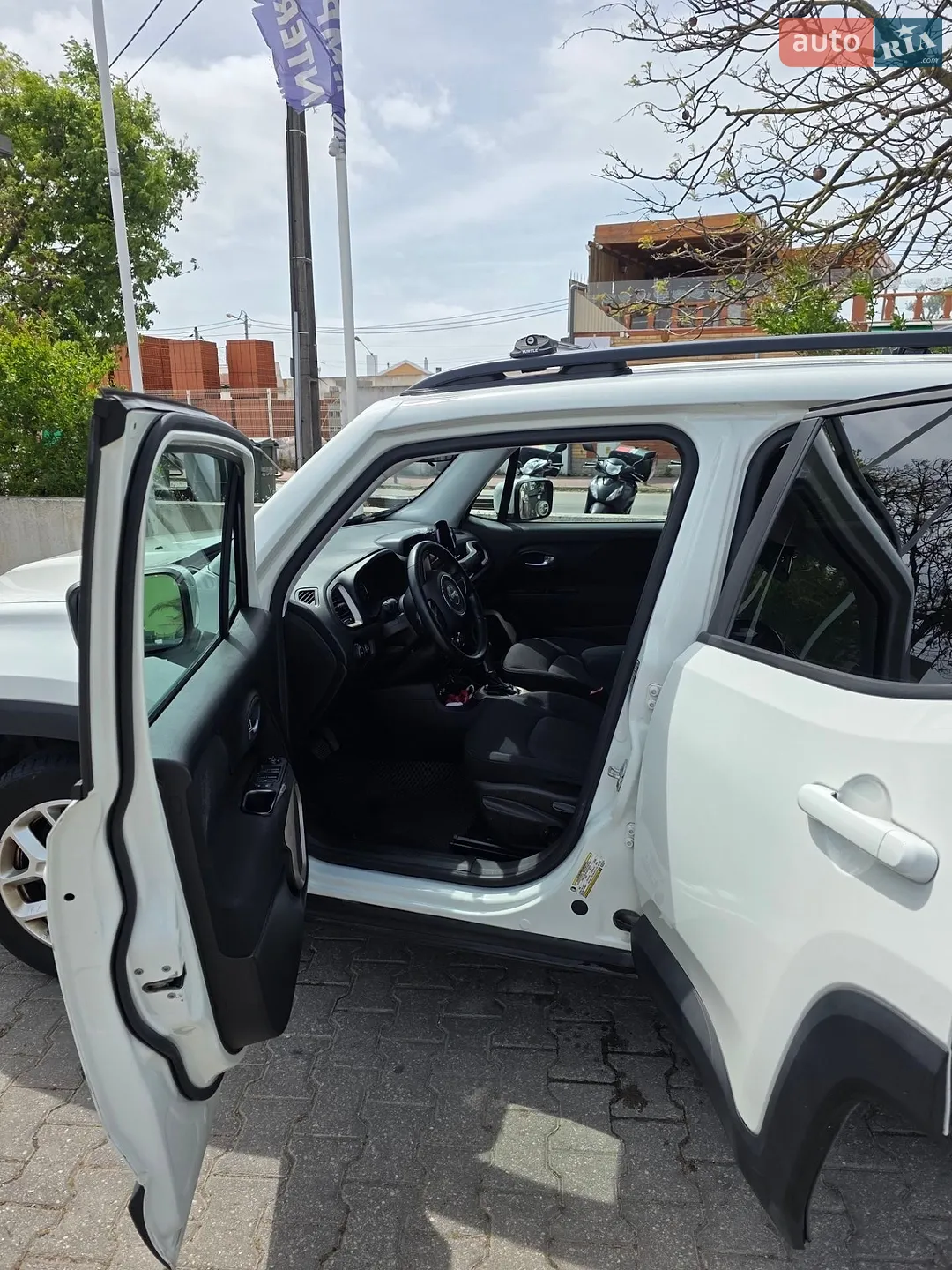 2015 Jeep Renegade - мініатюра 12