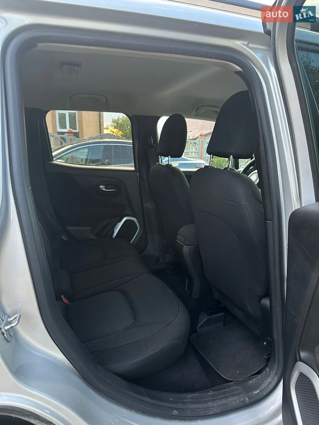Jeep Renegade 2018 VIN ZACCJBAB1JPH71262 фото оголошення 8 з 16