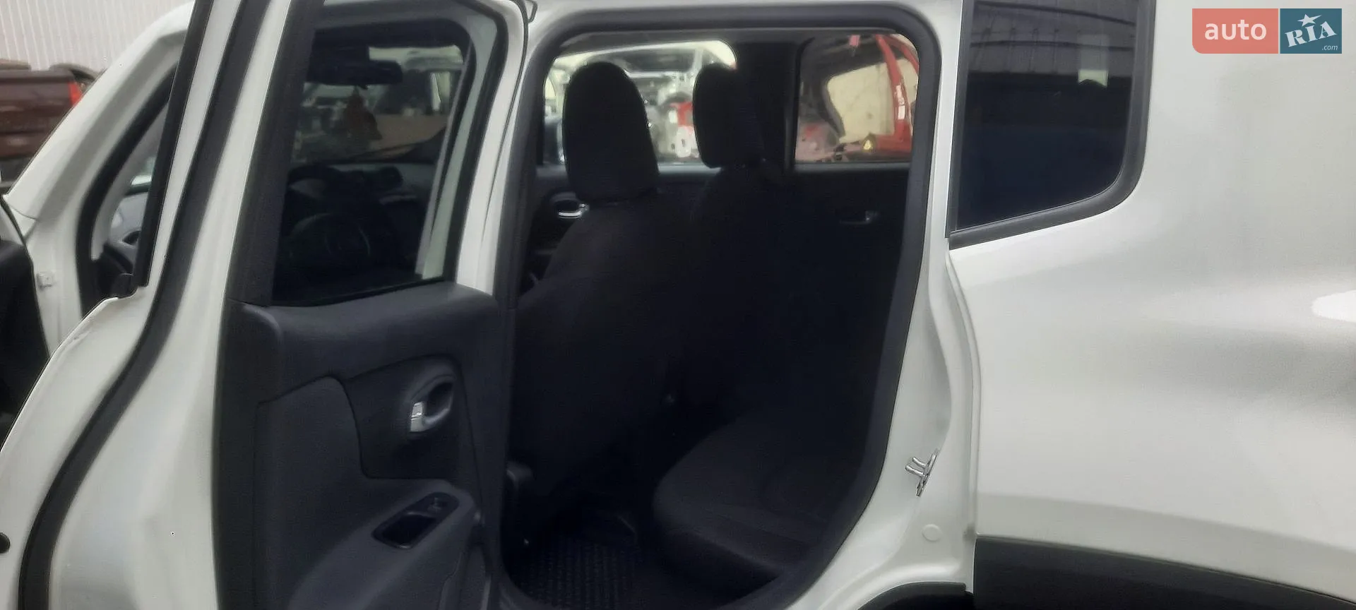2022 Jeep Renegade - мініатюра 20