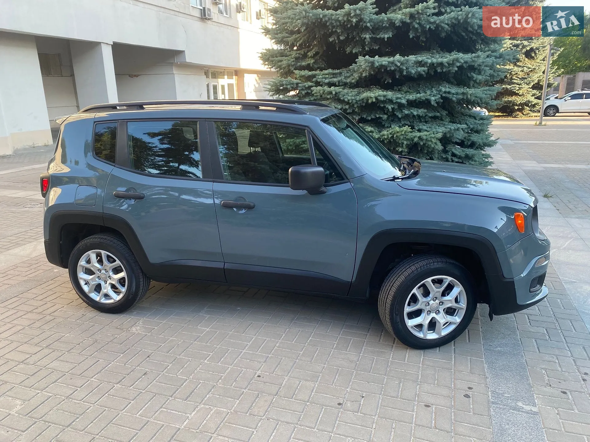 2018 Jeep Renegade - мініатюра 3