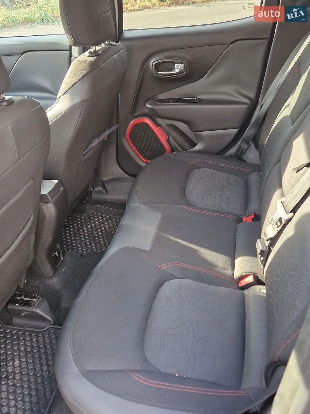 2015 Jeep Renegade - мініатюра 21