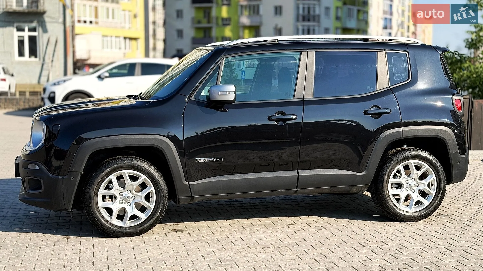 2016 Jeep Renegade - мініатюра 3