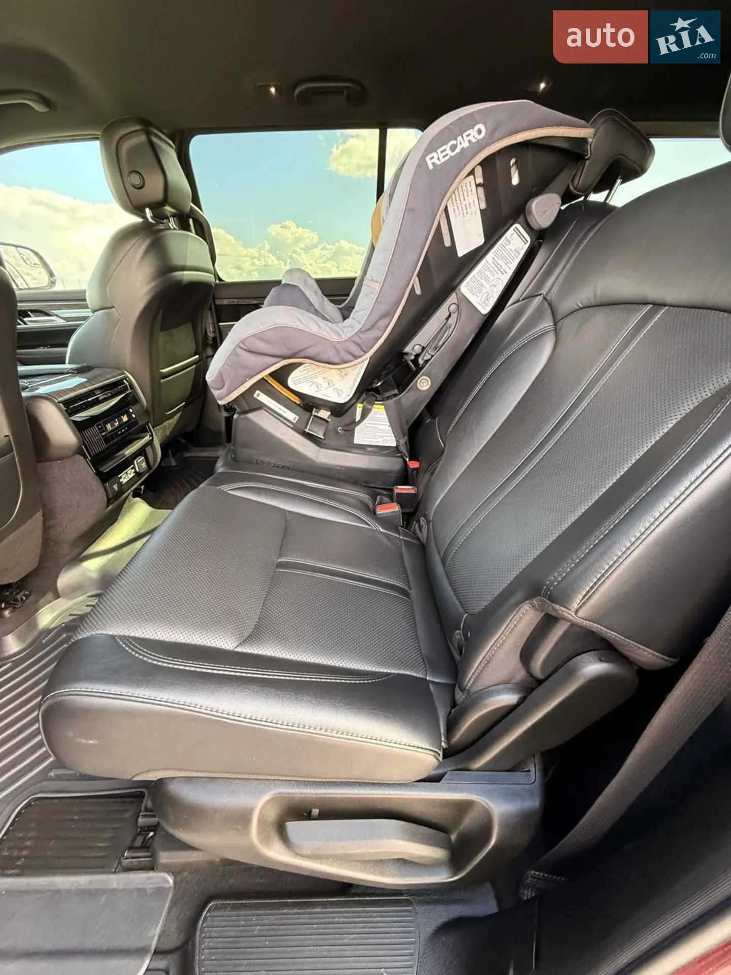 2022 Jeep Grand Wagoneer - мініатюра 47