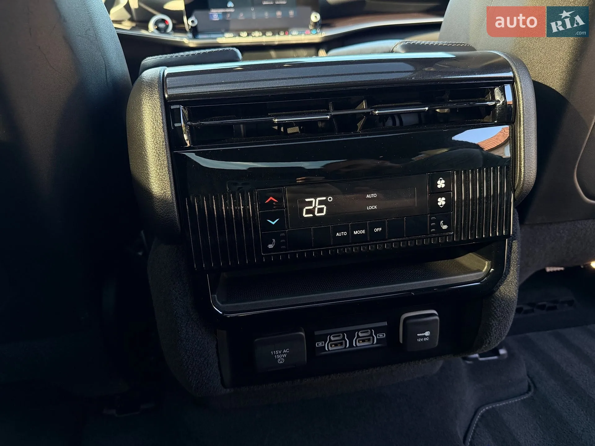 2023 Jeep Grand Wagoneer - мініатюра 42