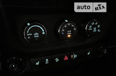Внедорожник / Кроссовер Jeep Wrangler 2015 в 