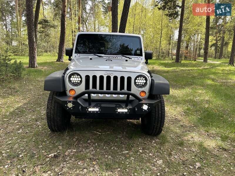 Внедорожник / Кроссовер Jeep Wrangler 2008 в Киеве