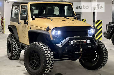 Позашляховик / Кросовер Jeep Wrangler 2012 в Києві