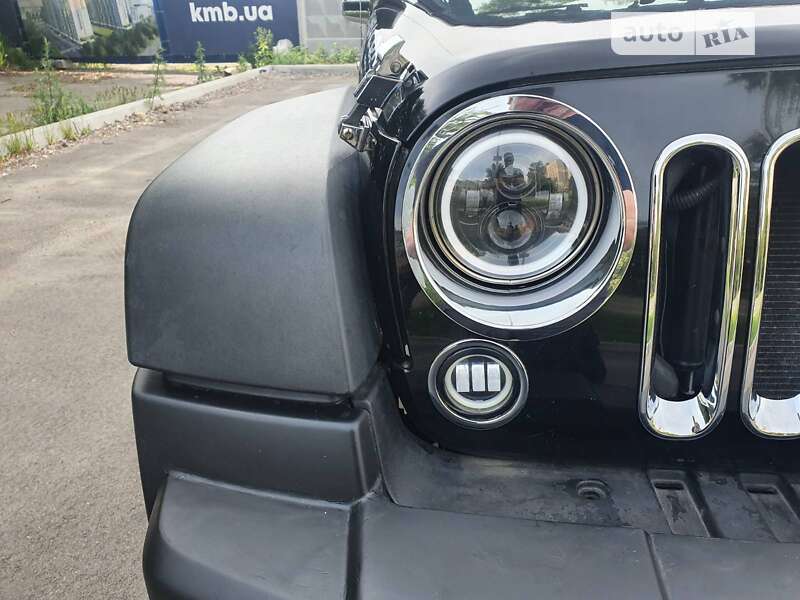 Внедорожник / Кроссовер Jeep Wrangler 2007 в Киеве