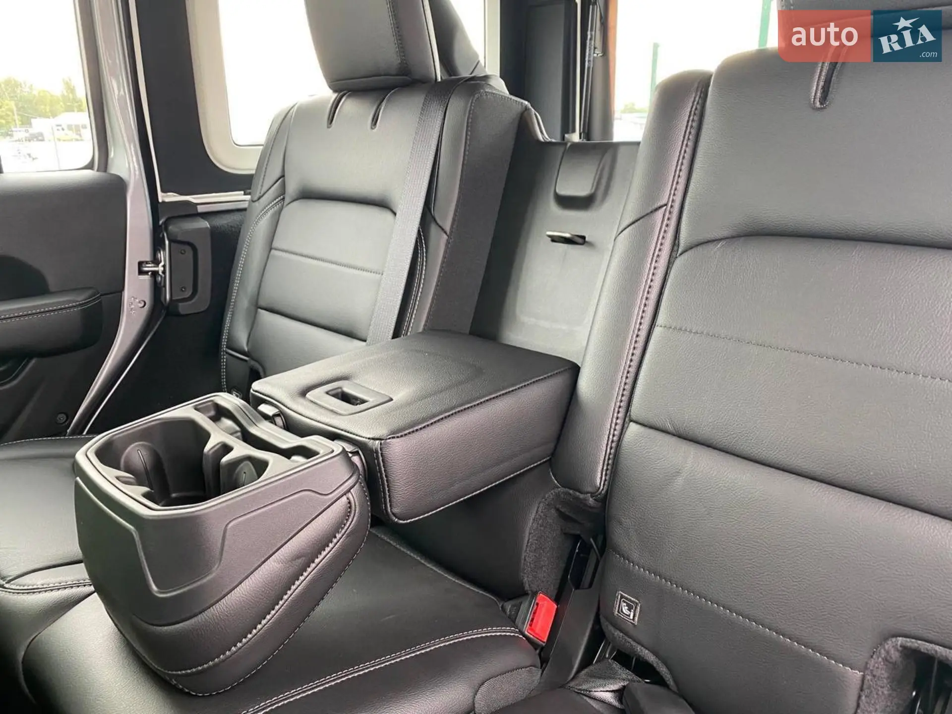 2019 Jeep Wrangler - мініатюра 31