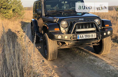 Внедорожник / Кроссовер Jeep Wrangler 2015 в Киеве