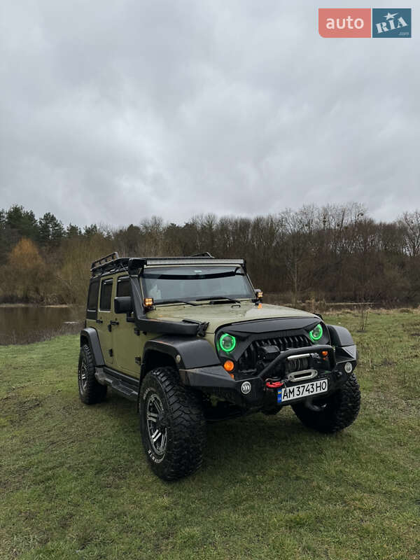 Позашляховик / Кросовер Jeep Wrangler 2012 в Житомирі