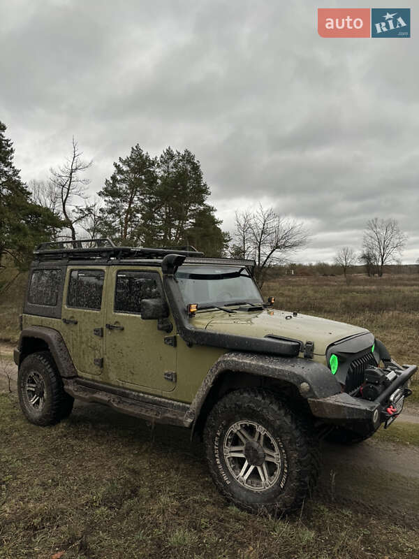 Позашляховик / Кросовер Jeep Wrangler 2012 в Житомирі