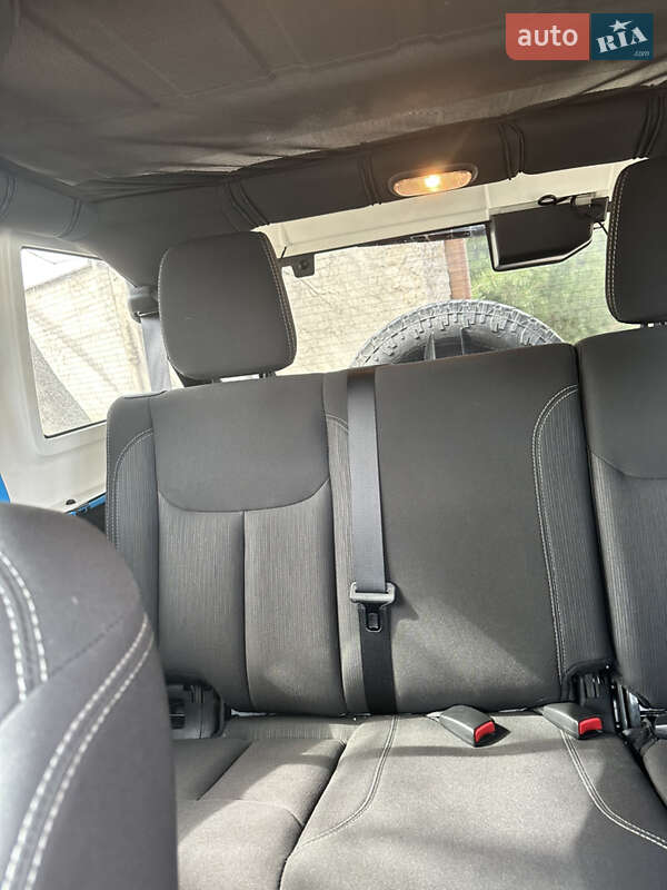 Внедорожник / Кроссовер Jeep Wrangler 2018 в Одессе фото 25 Внедорожник / Кроссовер Jeep Wrangler 2018 в Одессе