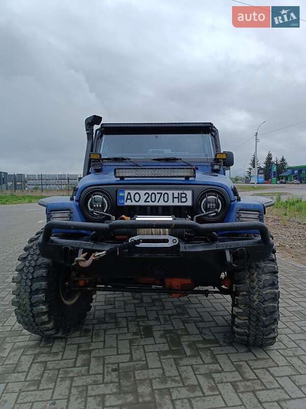 Внедорожник / Кроссовер Jeep Wrangler 2005 в Тячеве