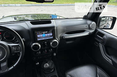 Внедорожник / Кроссовер Jeep Wrangler 2013 в Днепре