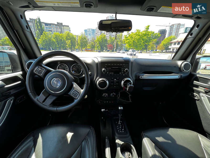 Внедорожник / Кроссовер Jeep Wrangler 2016 в Киеве